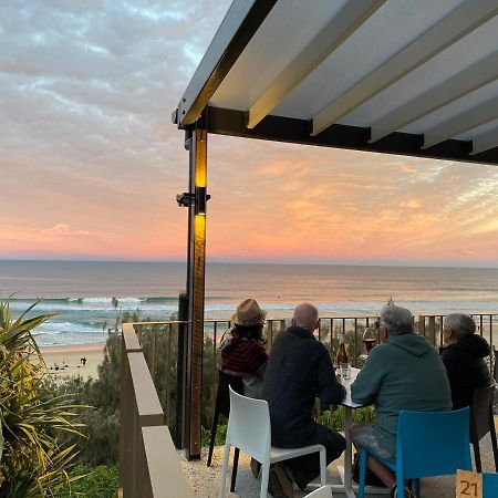Dolphins Backpackers Hostel Sunshine Beach Exterior photo