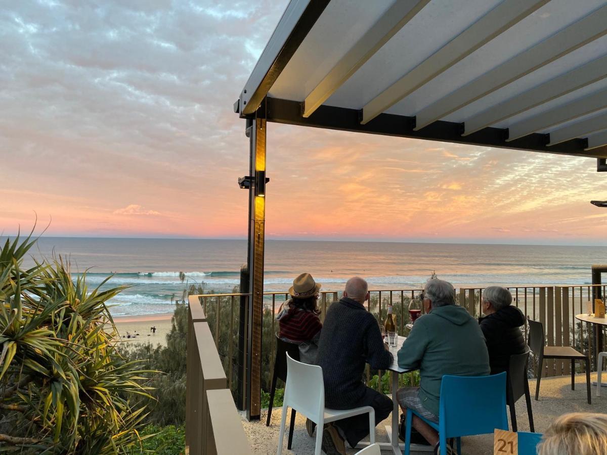 Dolphins Backpackers Hostel Sunshine Beach Exterior photo